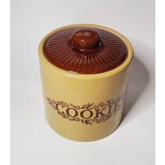 Vintage Monmouth Pottery Cookie Jar - Picture 2 of 10